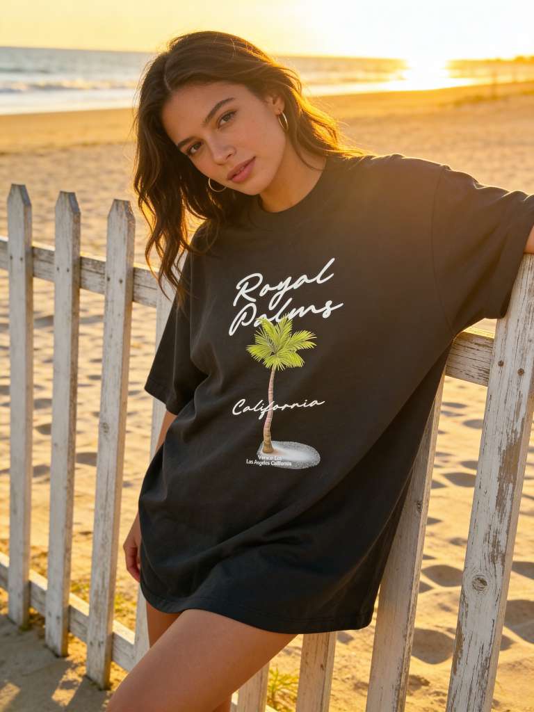 Women's Oversized T-Shirt - Royal Palms